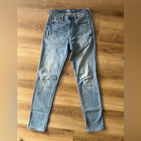 Old Navy Woman’s Power Slim Straight High-Rise Jeans - Size 4 - EUC - Picture 1 of 6
